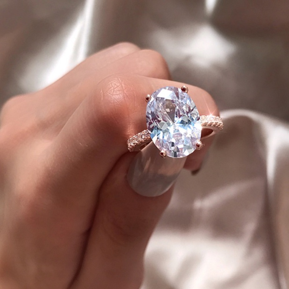 9 CT Oval White Sapphire 925Sterling Silver Ring - Picture 4 of 7